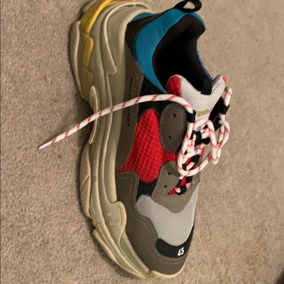 Balenciaga’s - Picture 3 of 8